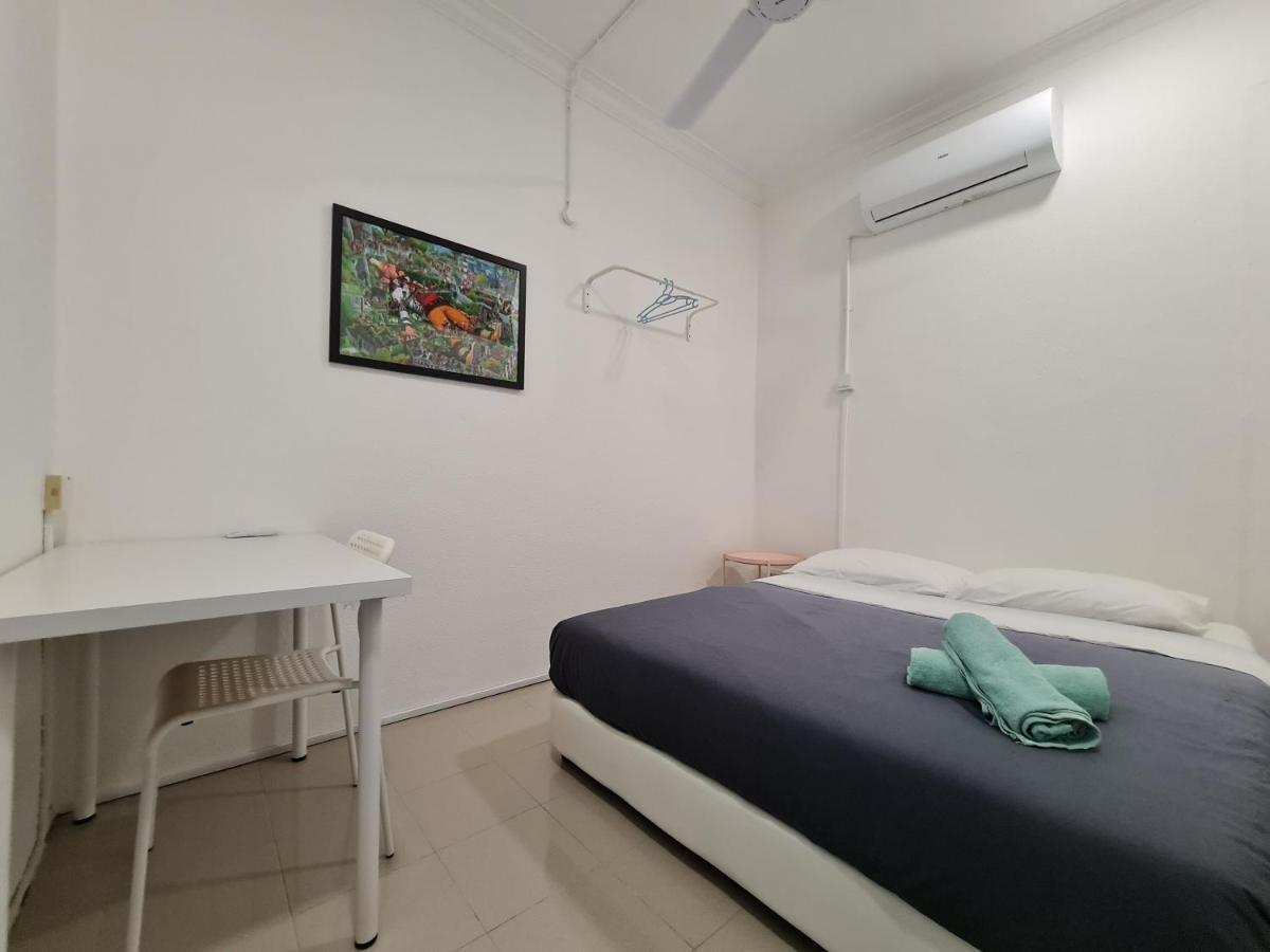 Room @ Lorong Kelawai Near To Gurney Paragon George Town Esterno foto